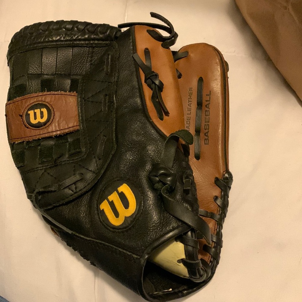 Baseball glove right handed